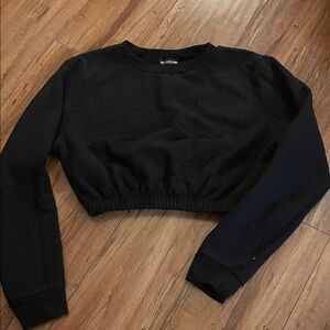 PrettyLittleThing Black Long Sleeve Crop Top